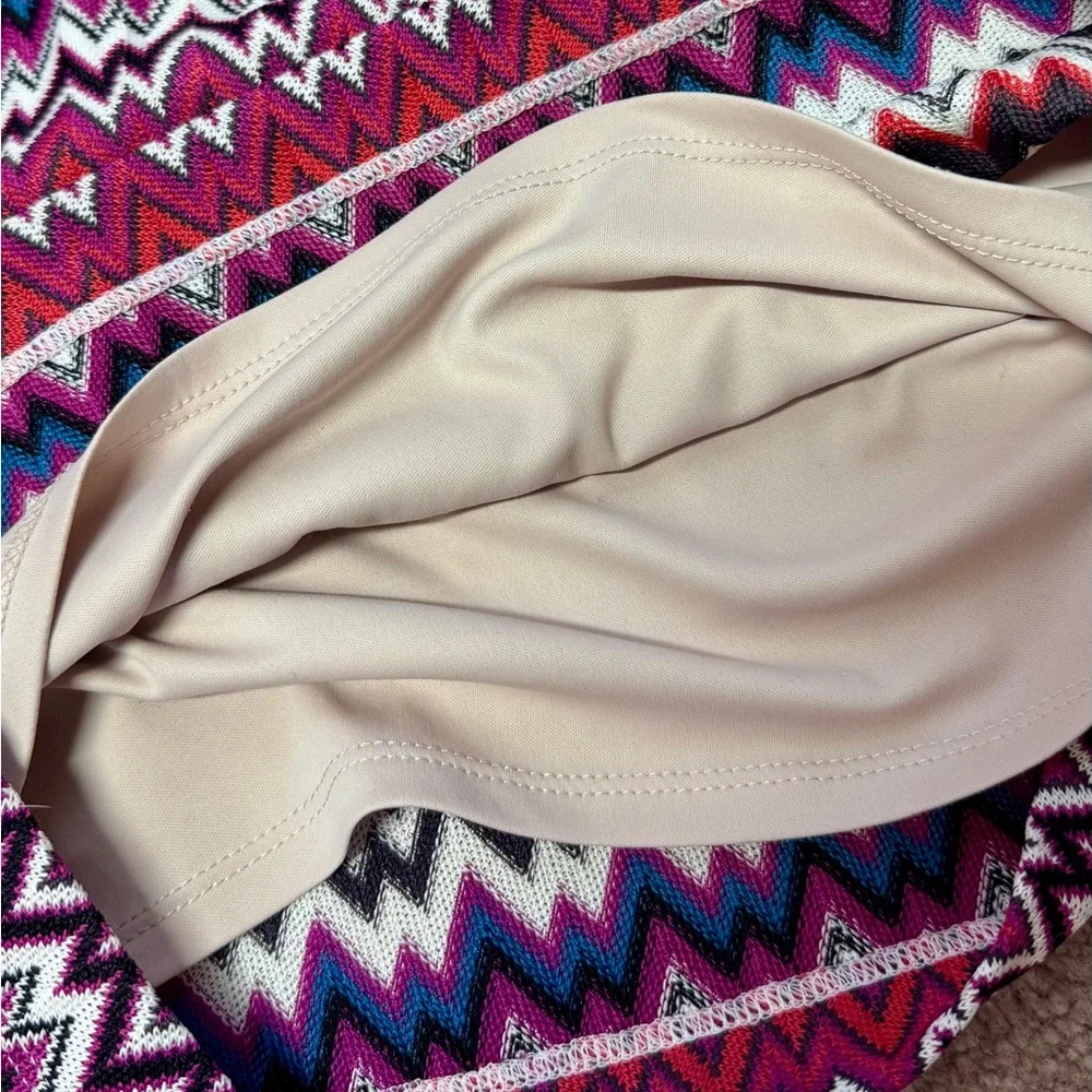 Express Zigzag Patterned Skirt - Picture 4 of 7